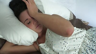 Sexy amateurvideo van moeder die buurjongen voyeur sexfilms neukt